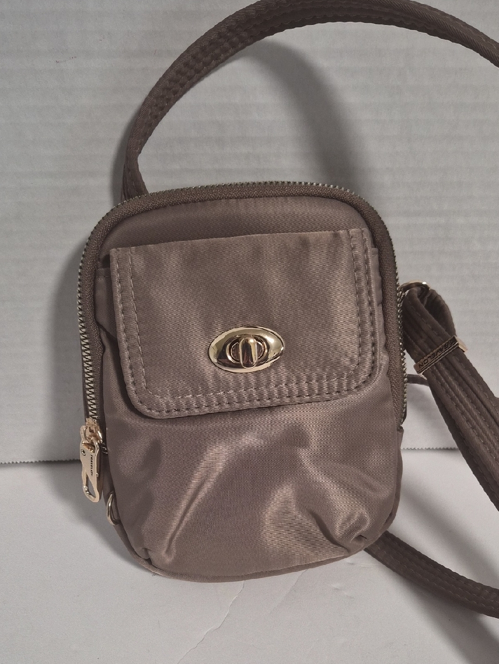 Travelon - small phone wallet/crossbody anti-theft bag
